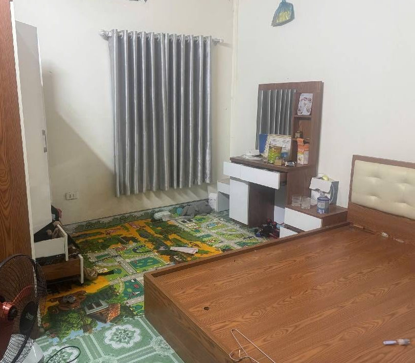 BÁN ĐẤT TẶNG NHÀ - THƯỢNG CÁT – MẶT NGÕ, THÔNG  Ô TÔ 7 CHỖ QUA NHÀ.